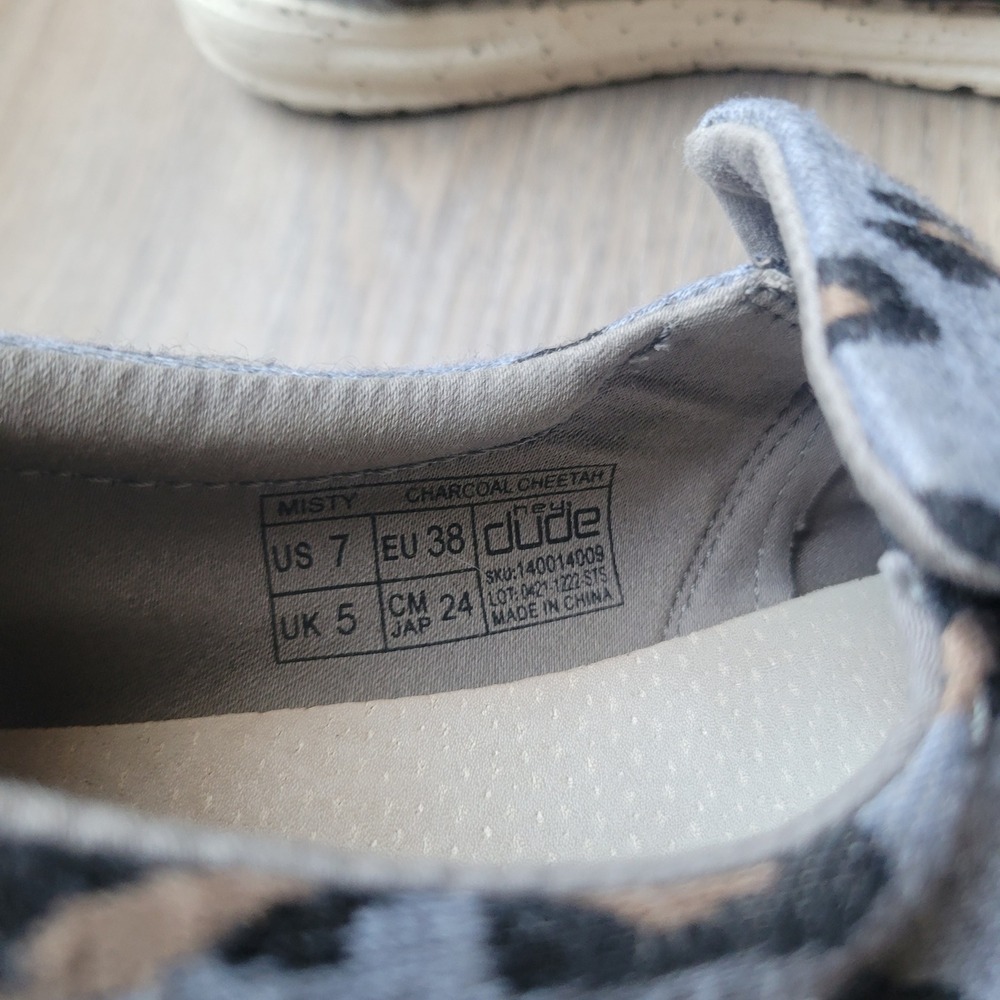 Hey Dude Womens Loafers 7 Charcoal Cheetah Grey Animal Print Misty Slip‎ On